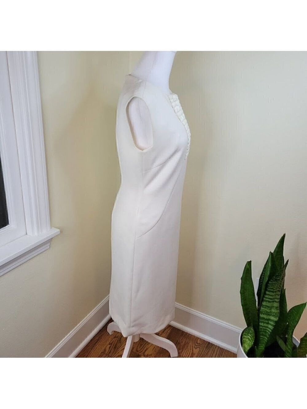Tahari Sheath Dress Sleeveless Embellished Ivory White V-Neck Women's Size 2 - Picture 3 of 14